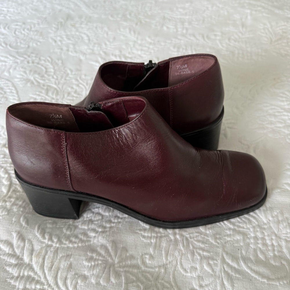 Damiani’s Burgundy Leather Ankle Boots size 7.5